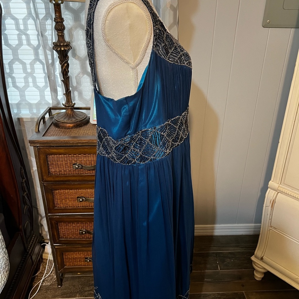 Adrianna Papel plus evening cocktail dress - Picture 4 of 5